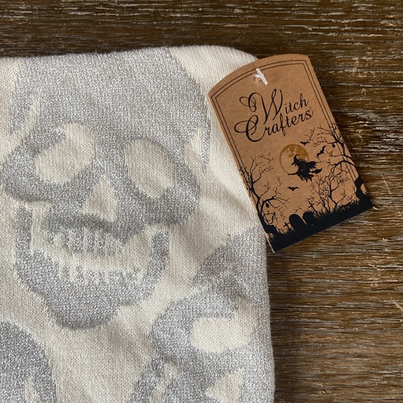 NWT Skull Pillow Cover 19” x 20” - Picture 3 of 6